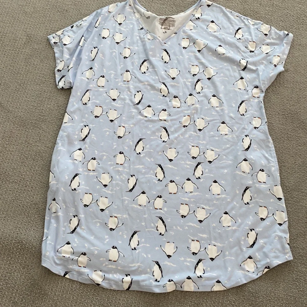 3 ladies nightgowns - - Picture 4 of 4